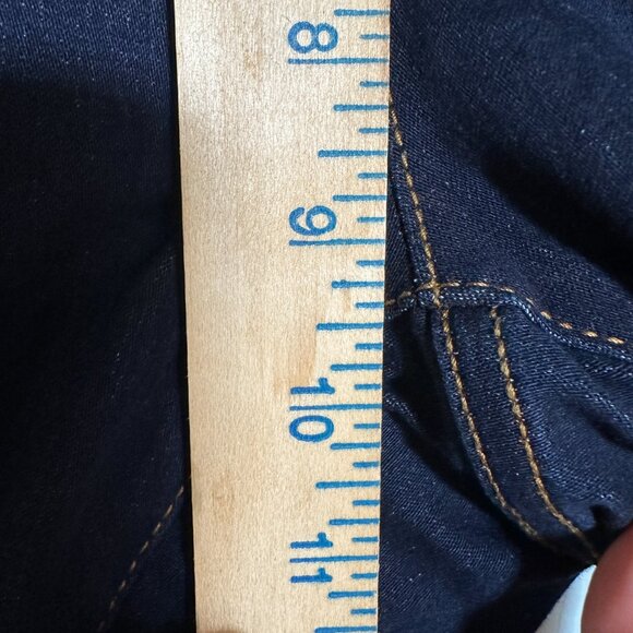 The Pioneer Woman Medium Pull-On Embroidered Denim Stretch Cropped Jeans Capris - Picture 7 of 10